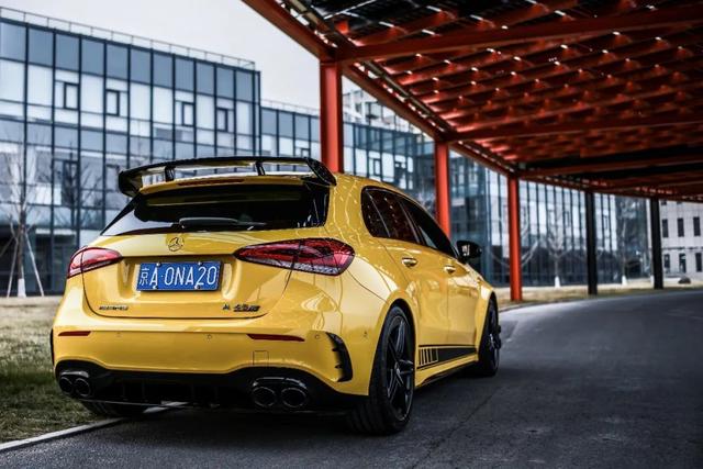 试驾奔驰新AMG A45S 我30岁前最想买的车