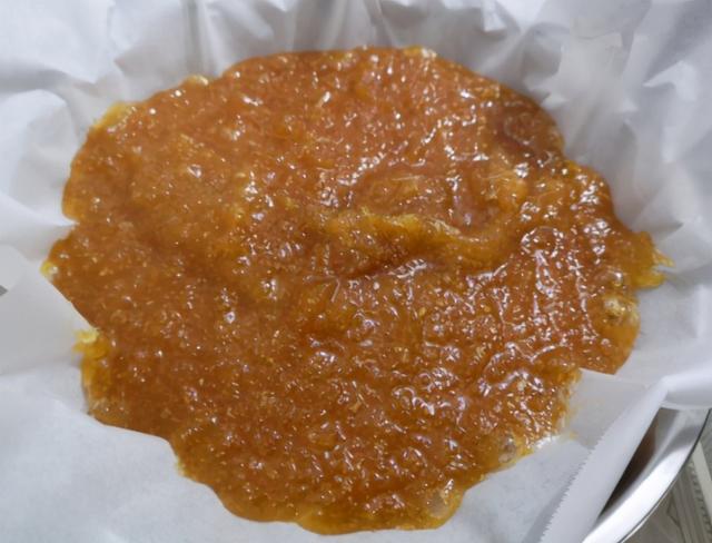 天冷要多吃生姜，做成姜糖每天吃1颗，驱寒更暖身，手脚不冰凉