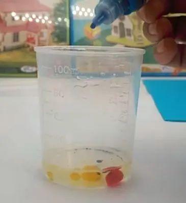 「超级宝妈」在家就能做！这些科学小实验好玩又涨知识