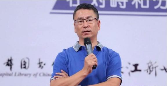 「你的育儿经」白岩松：想要培养更优秀的孩子？建议家长，善用“破窗理念”