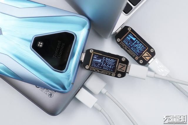 自带HDMI支持4K视频拓展，紫米多功能充电宝深度评测