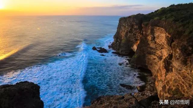 [趣旅游]巴厘岛，作为印度洋上一颗最闪亮的明珠，在最美的时光遇到你