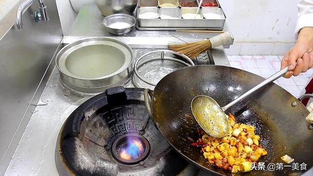 豆瓣酱|厨师长教你宫保鸡丁的做法，学会这个做法，想吃都不用去饭店了