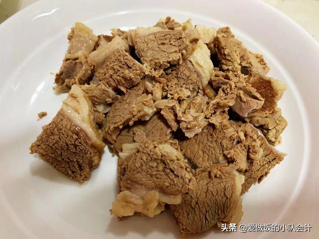 今日小寒煮羊汤，调料怎么放是关键，学会了，汤白味鲜膻味轻