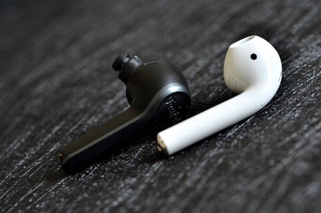 纵横真无线市场两年的AIRPODS二代败北德版AIRPODS