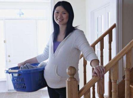 刚怀孕就辞职和一直上班的孕妇，差别很大，宝妈：只怪当时太年轻