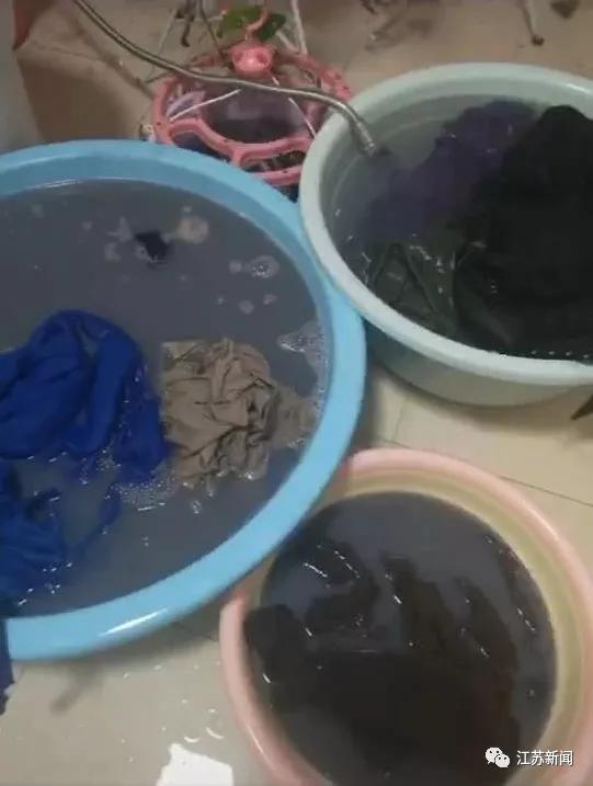 『荆楚网』熊孩子高空泼墨,全楼都遭殃!父母的反应让全网点赞