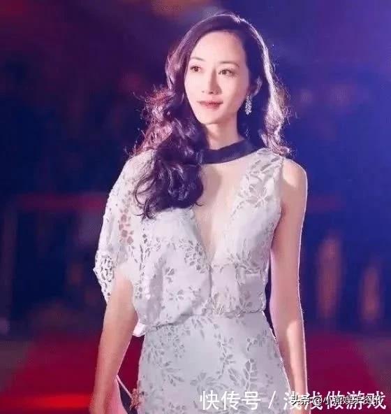 不明白小姐|当173cm关晓彤撞上170cm韩雪，网友：是我见过最惨烈的同框现场