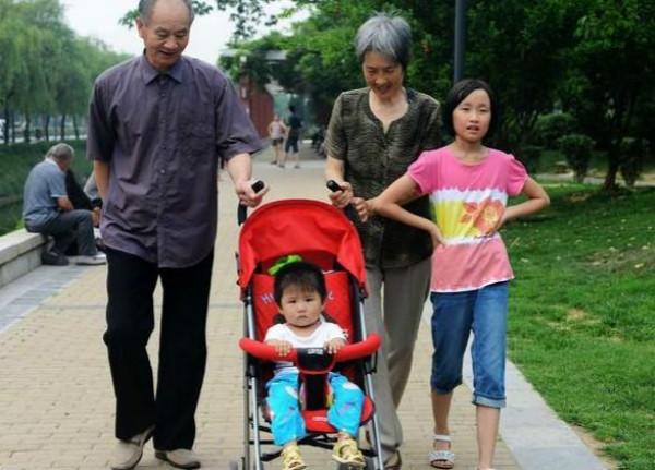 超级宝妈：“若生育不设限，家人不施压，你想生几个孩子”90后的回答很戳心
