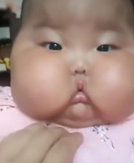 你的育儿经|断奶前后变化大,难以想象是一个娃,母乳的威力不言而喻