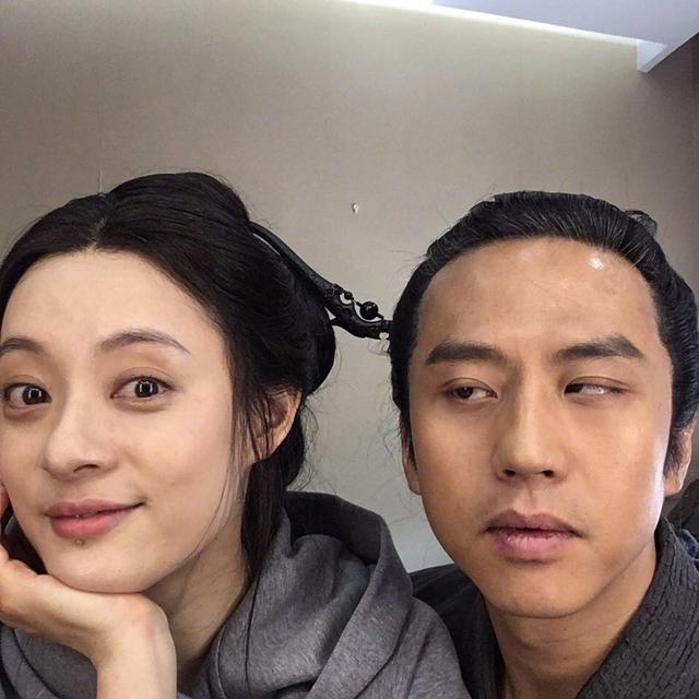 资讯早知道|邓超被孙俪“套路”,发文向网友求助,粉丝:横竖都要挨打放弃吧