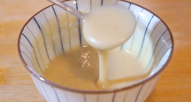 饼烙得像锅盔？试试这个家常饼做法，外酥里软层次丰富，凉了不硬