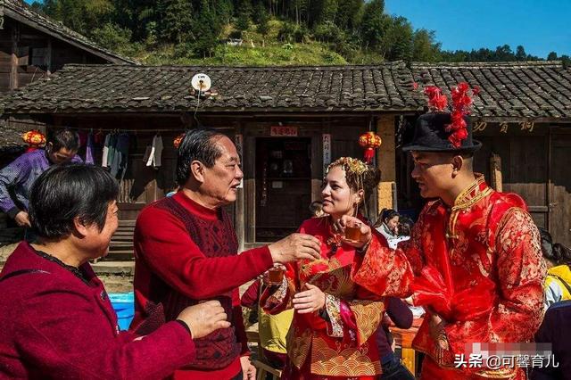 「你的育儿经」外国媳妇生娃后马上淋浴！婆婆要求坐月子，儿媳:我们都没这习惯