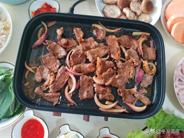 烤牛肉的家常腌制方法，肉嫩不腥膻，和烤肉店味道一样好吃