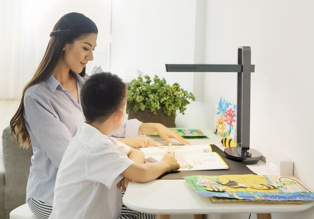 【超级宝妈】孩子睡前帮他做这3件事，不用上辅导班，孩子也能比同龄人更聪明