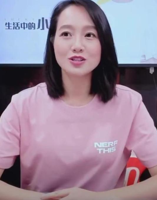 家住魔仙堡|朱丹官宣怀二胎，手捧三月大孕肚，自爆丈夫周一围反应，意料之外