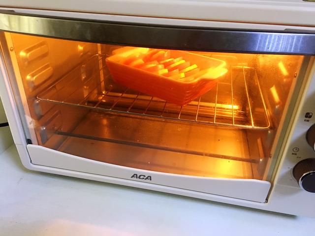 烤土豆味道太单调，搭配番茄和肉末，烤出来更够味