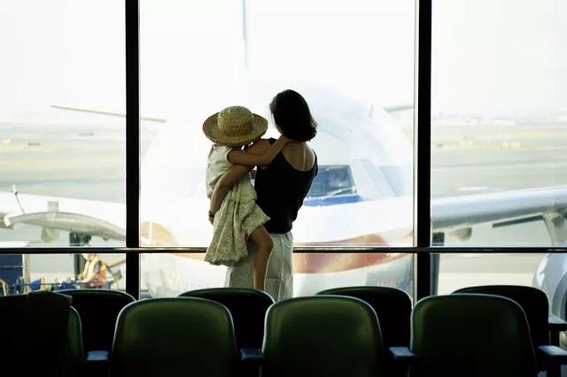 【超级宝妈】孩子的成长与父母分开，究竟是不是一件好事