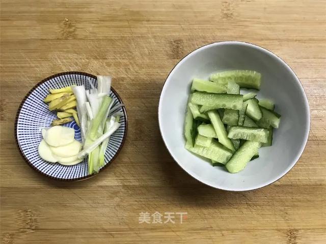 干饭人超爱的油面筋做法！软嫩有韧劲，咬一口就会爆汁！超下饭