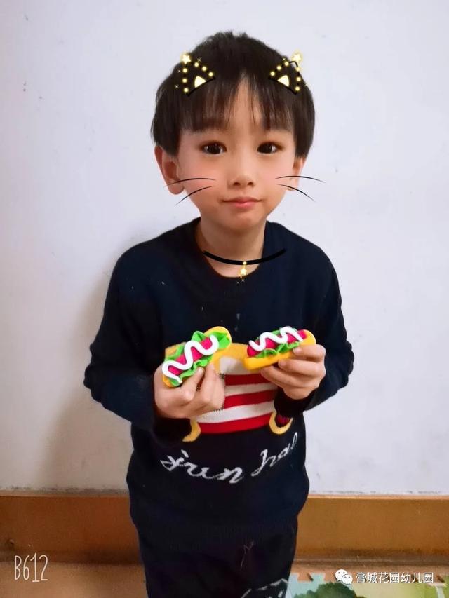 超级宝妈■春风送暖 党徽闪耀——送文明“送给父母的礼物”