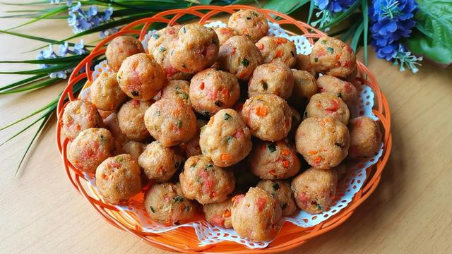 豆腐这样做，一次多做点，吃不了放冰箱，搭配火锅、炖菜或烧丸子