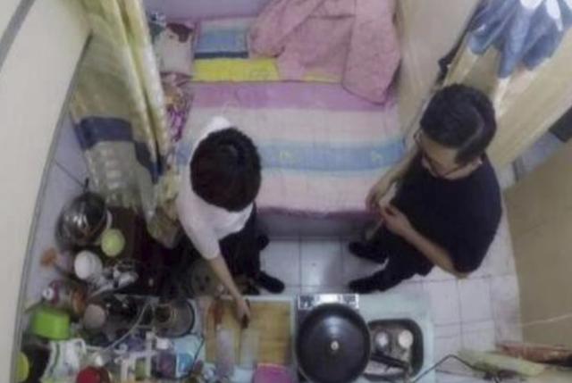 #画说育儿#24平米挤着住了一家四口，看完生活环境，网友感慨：怎敢生二胎