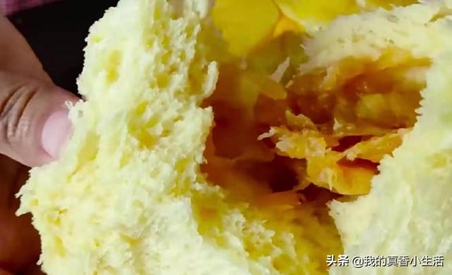 苹果冬天生吃易肠胃不适，教你一个新吃法，酸甜开胃，比蛋糕好吃