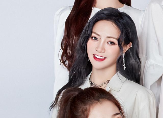 9号放映厅|THE9晒正面照营业，赵小棠臭脸抢镜，风格各异难打破出道失业魔咒