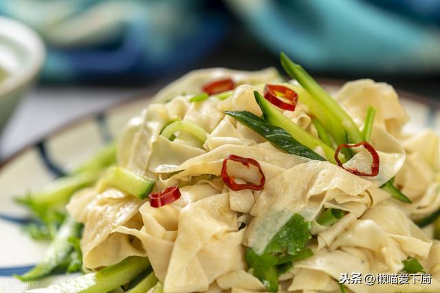 同是豆制品，“腐竹”和“豆皮”有啥区别？口感差很多，别挑错