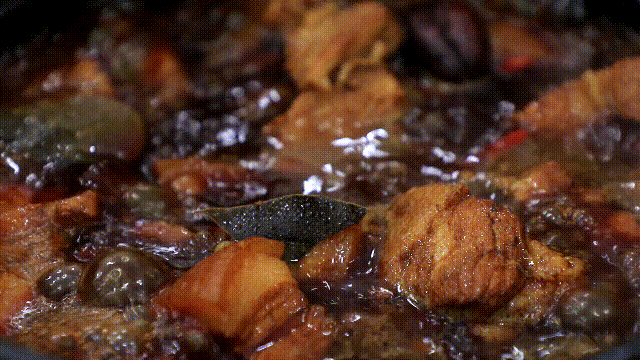 正宗肉夹馍放不放青椒？老师傅详解从烙饼到卤腊汁肉