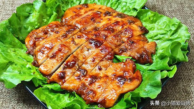 教你香煎鸡胸肉的做法，肉质软嫩不发柴，比买的鸡排好吃，真香