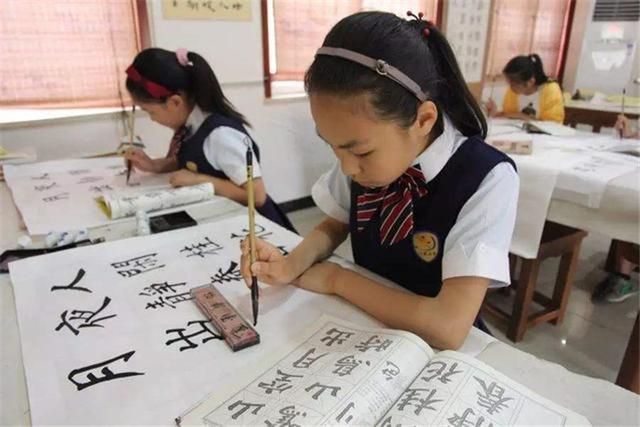 「超级宝妈」汉字启蒙很重要，想让孩子练就一手好字，这些细节要做到