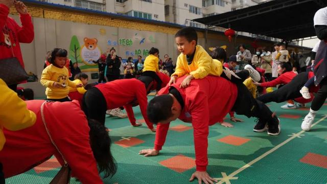 寻年味 逛庙街 开远这里“牛气冲天”