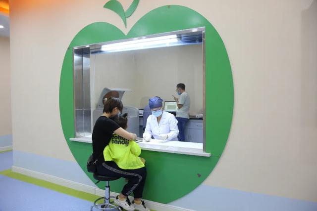 大眼睛的女孩|西安工会医院儿科医学中心正式试运营