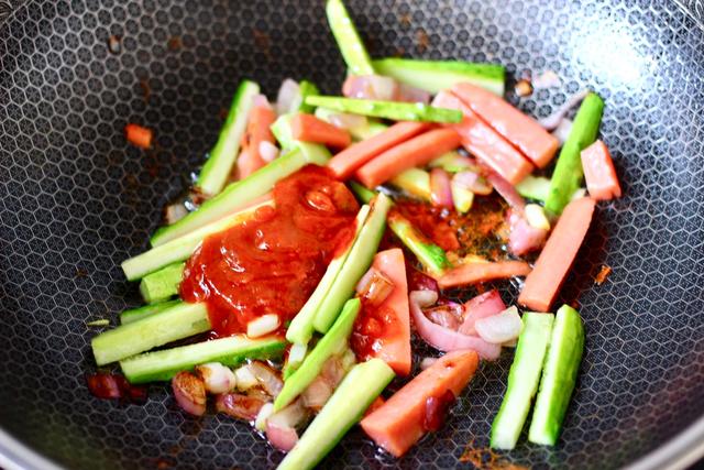 懒人黄瓜意面，简单方便，有菜有饭，酸酸甜甜超开胃