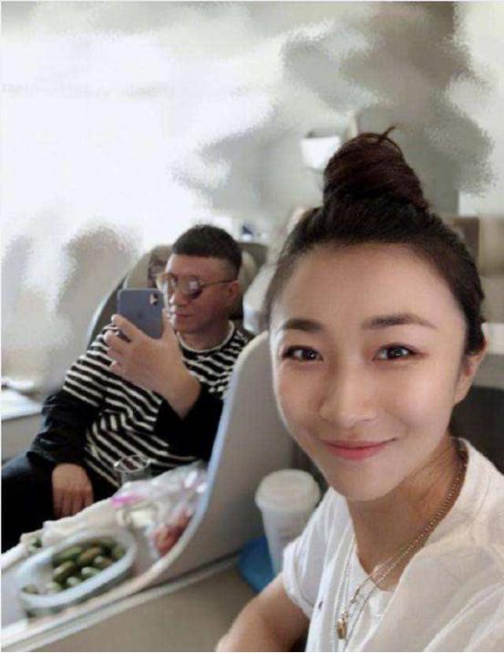 孙红雷与娇妻有多甜？每天给妻子送花、备宵夜，硬汉化身为女儿奴|9号放映厅