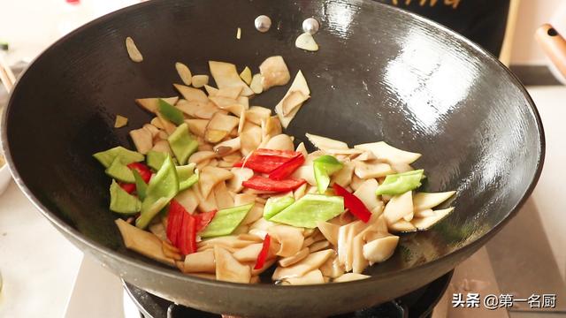 杏鲍菇怎样做才好吃？大厨教你小技巧，鲜香滑嫩，下酒又下饭