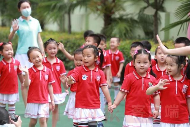 河南日报|萌宝重回幼儿园，郑州市首批幼儿园迎来复学复课