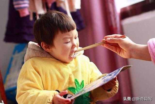 你的育儿经：宝宝半夜送医院，检查结果这“胃炎”。都是因为奶奶的喂养方式