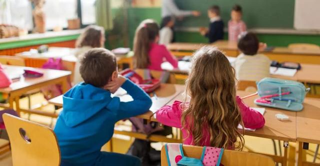 有趣生活|孩子越夸越脆弱?学真正的“赏识教育”,助娃养出成长型心理定向