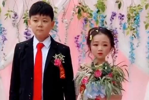 超级宝妈@“袖珍”女孩不顾医生反对，执意怀孕生子，结果如今现状令人唏嘘