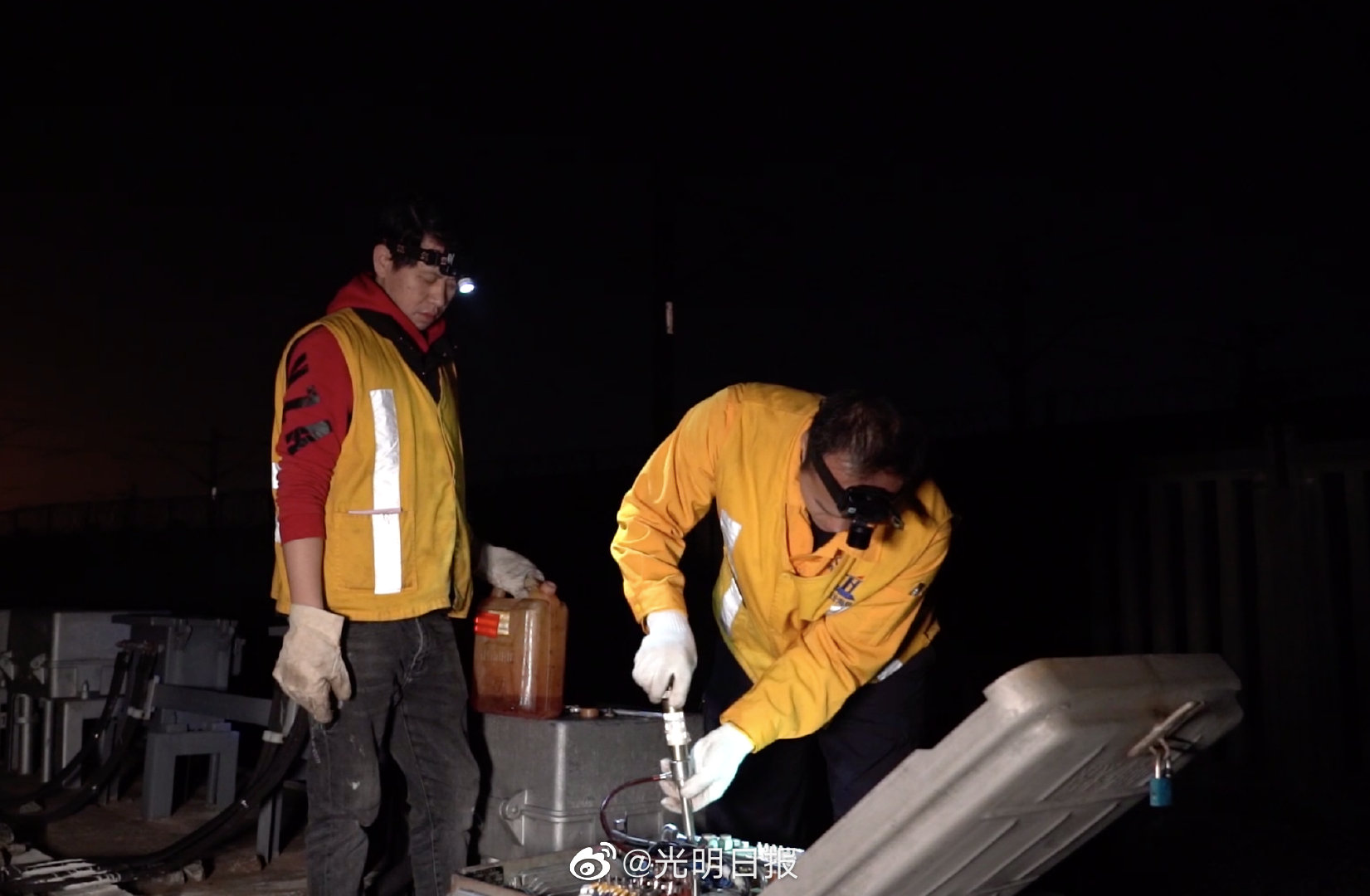 营养餐|凌晨，他们为铁道送去“营养餐”