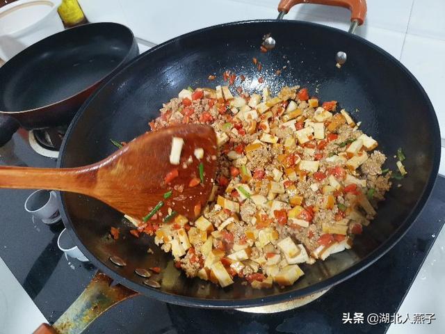 陕西特色面食，用菠菜做面条，不用水和面，色香味美有营养