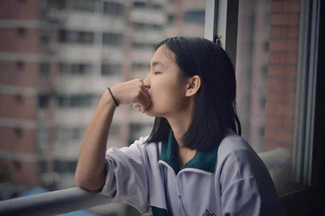 「你的育儿经」孩子被人当着你面骂没教养，你会怎么做？这位妈妈的做法值得点赞
