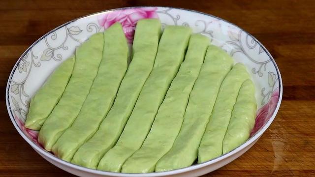 黄瓜吃了30年，这做法第一次见，简单一做，出锅就抢光