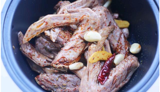 电饭锅也能做卤味？赶紧学会给家人做，解馋小零食