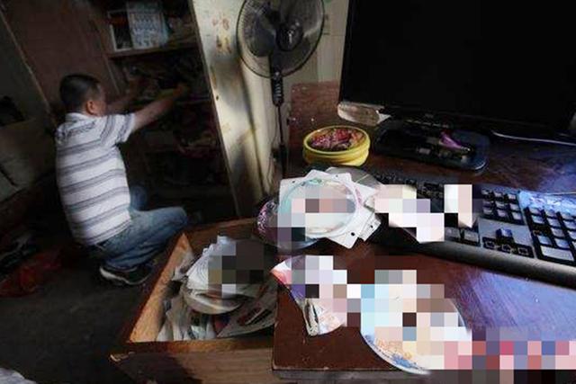 「你的育儿经」父母疏忽，14岁少女长期接触“光盘”两次怀孕，以身作则很重要