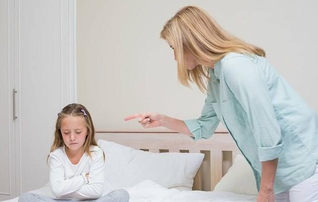 「超级宝妈」孩子拖拉不是因动作慢？父母做好这4点，孩子会有明显好转