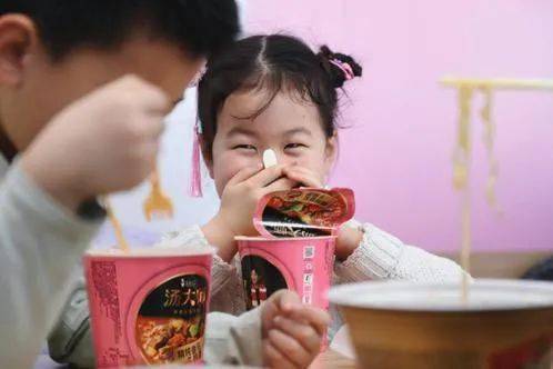 康师傅|新年康是福，郎平送福开启牛年健康新生活