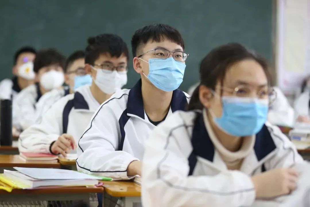 暖先生格调■晋江高三今日开学，全封闭式管理！附校内实况